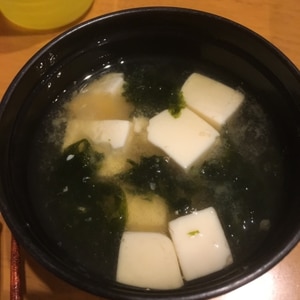 シンプル一番☆たっぷりあおさと豆腐の味噌汁